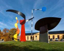 The Modern Museet also includes a sculpture park which is established with the work of sculptors from various nations.